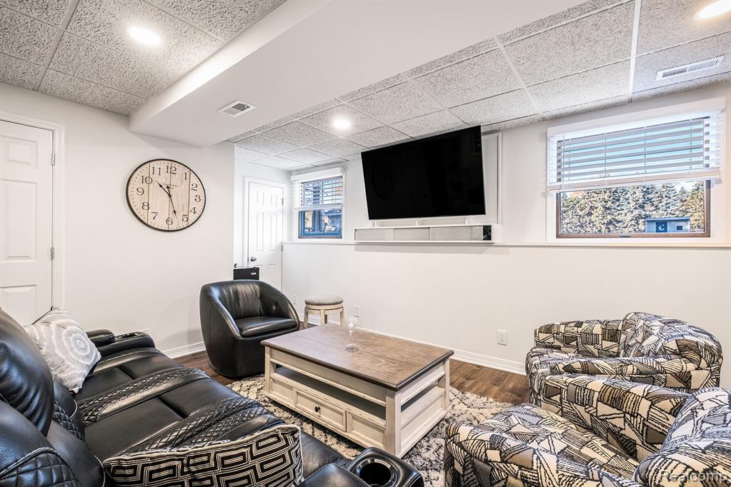 7030 Porter Road Grand Blanc, MI 48439 - Photo 24 of 45 Gallery Image 24