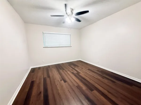 $775 | 201 South Kaysie Street, Unit 23, Angleton, TX 77515