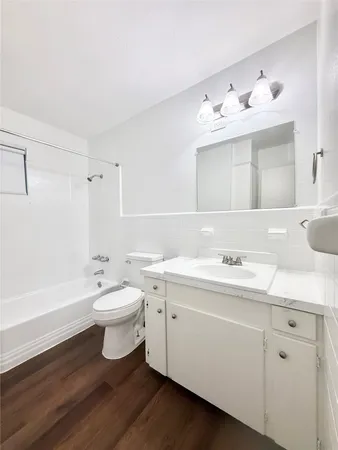 $775 | 201 South Kaysie Street, Unit 23, Angleton, TX 77515