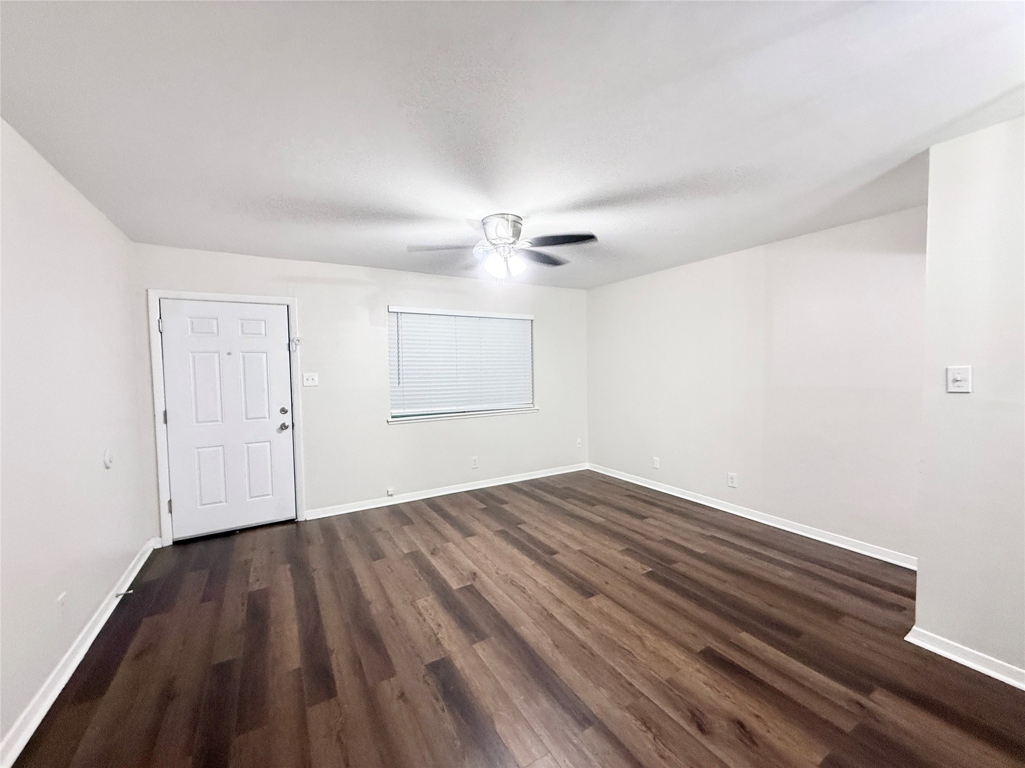 201 South Kaysie Street, Unit 23 Angleton, TX 77515 - Photo 4 of 18
