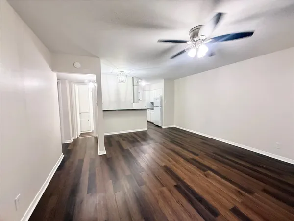 $775 | 201 South Kaysie Street, Unit 23, Angleton, TX 77515