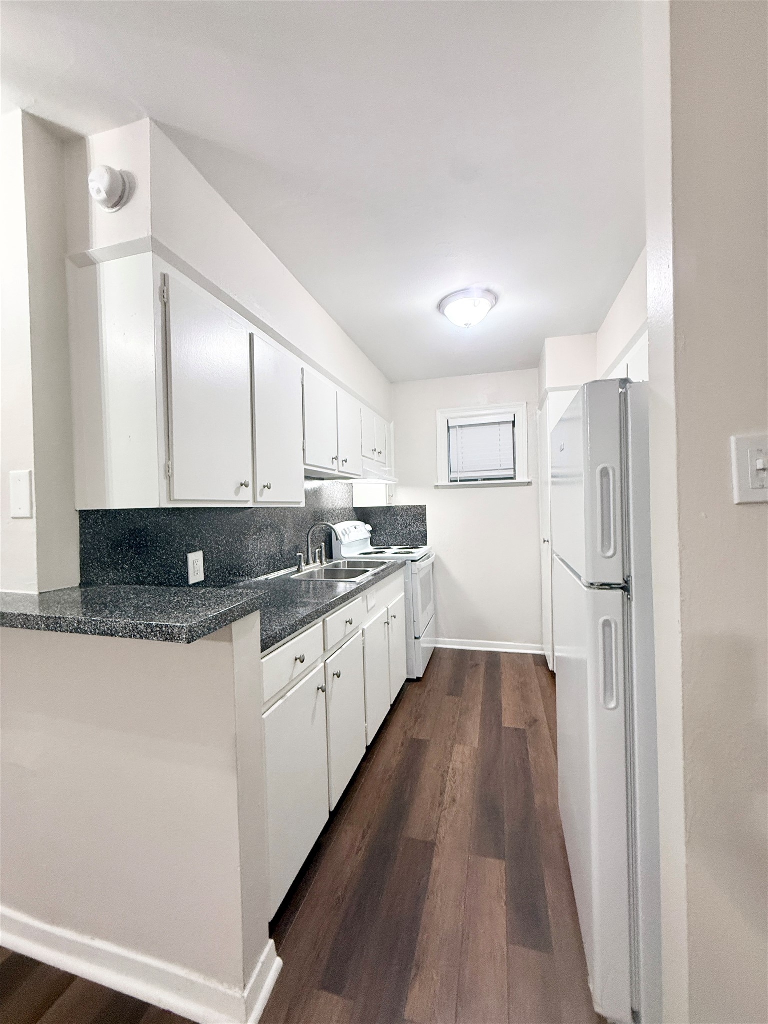 201 South Kaysie Street, Unit 23 Angleton, TX 77515 - Photo 7 of 18