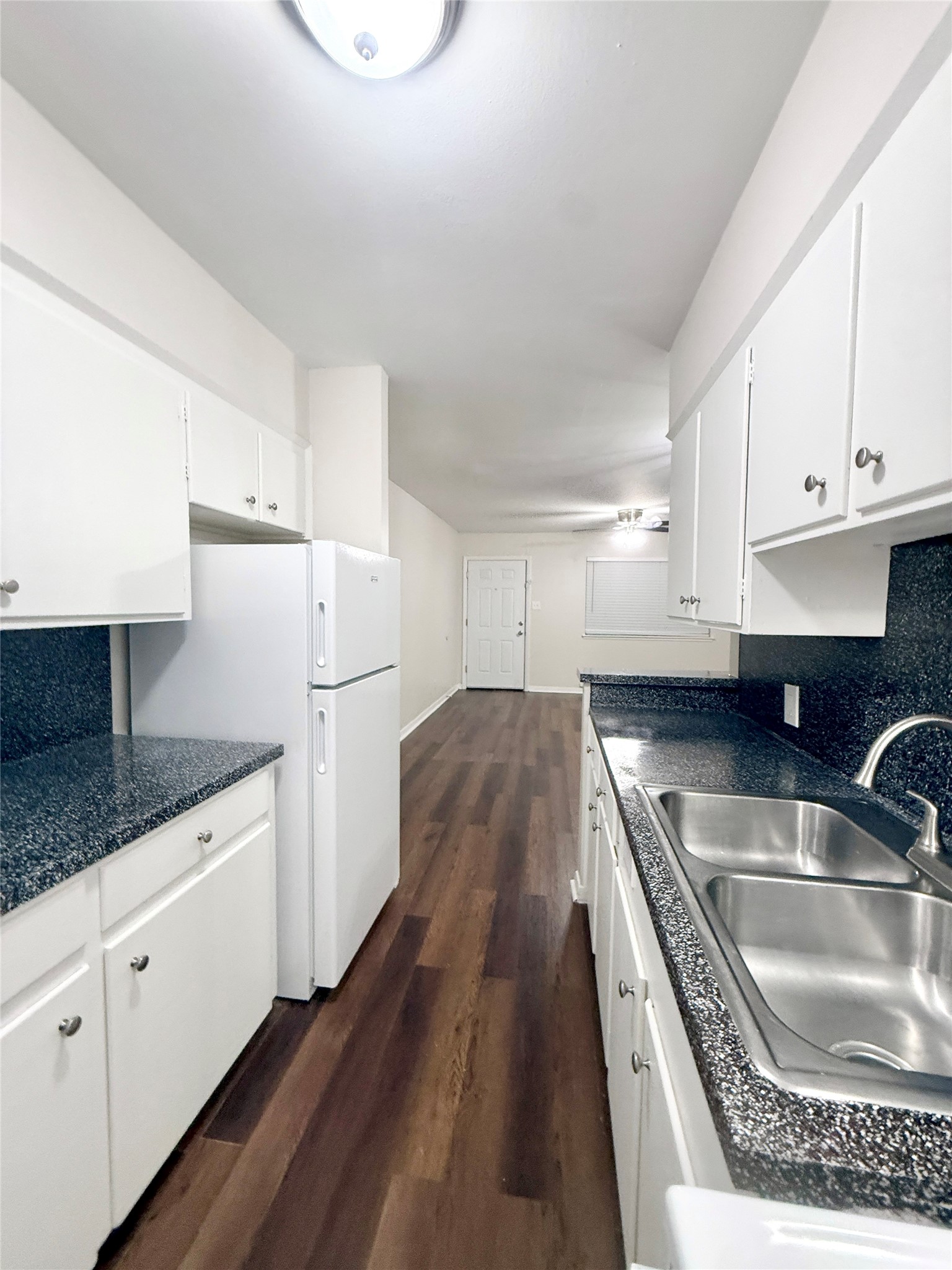 201 South Kaysie Street, Unit 23 Angleton, TX 77515 - Photo 8 of 18