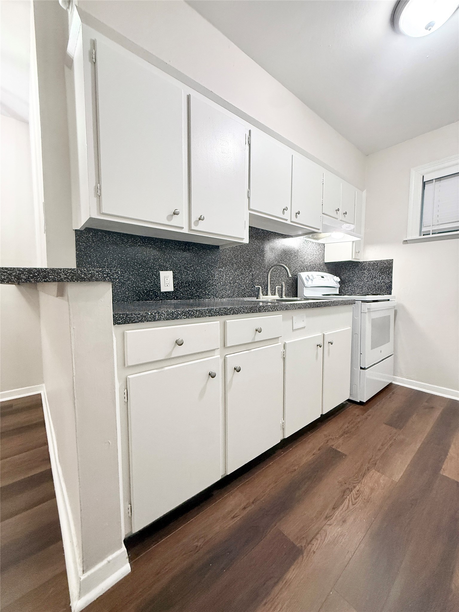 201 South Kaysie Street, Unit 23 Angleton, TX 77515 - Photo 9 of 18