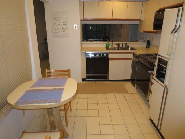 7535 La Paz Boulevard, Unit 307 Boca Raton, FL 33433 - Photo 5 of 9 7535 La Paz Boulevard 307 (4)