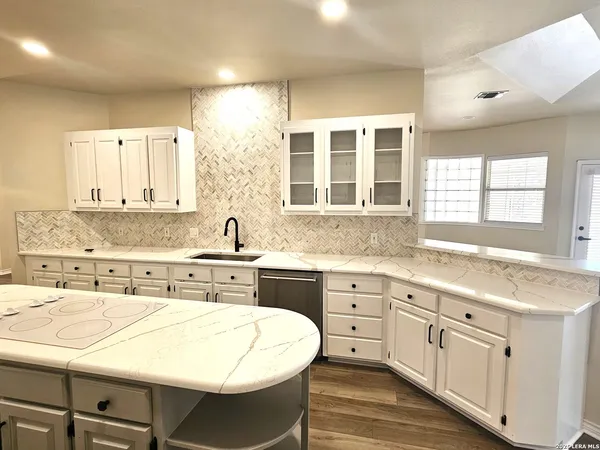 $2,975 | 21017 Hickory Bend, Garden Ridge, TX 78266
