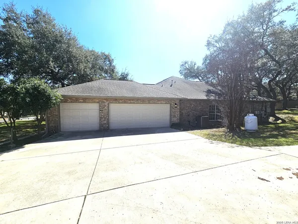 $2,975 | 21017 Hickory Bend, Garden Ridge, TX 78266