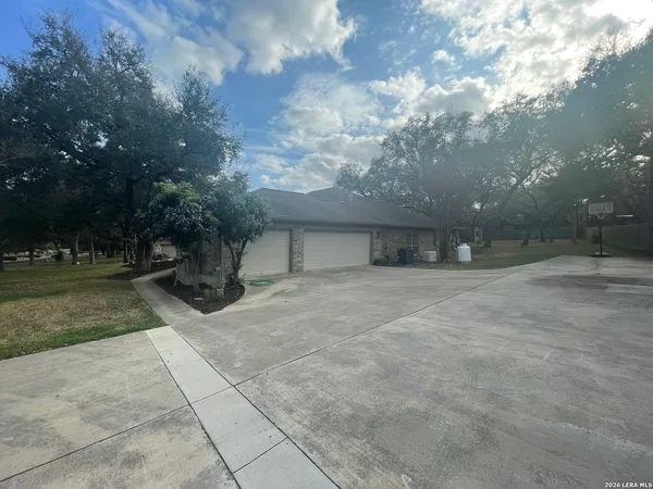 $2,975 | 21017 Hickory Bend, Garden Ridge, TX 78266