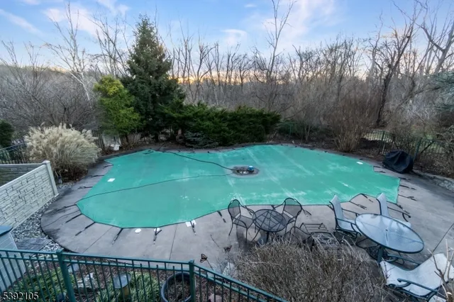 a view of an outdoor space