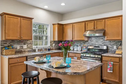 $549,999 | 2512 Janalyn Trace, Hermitage, TN 37076