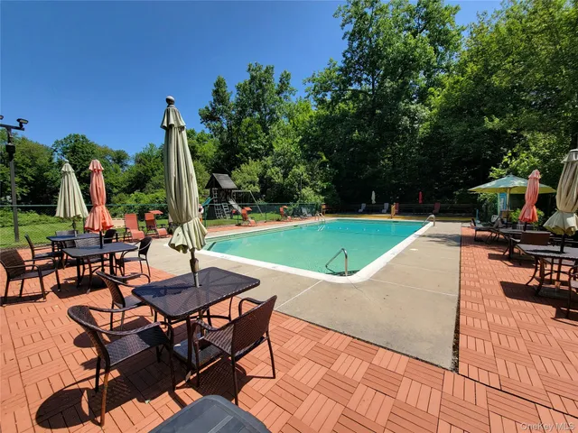 $118,500 | 3300 Baker Highway, Unit 16, Mohegan Lake, NY 10547