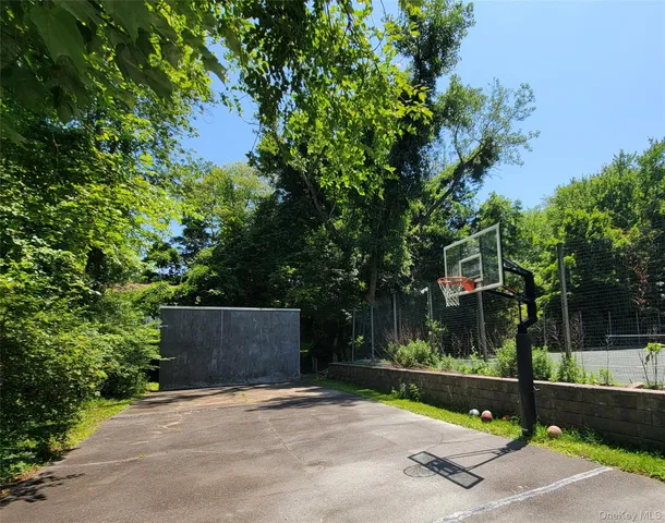 $118,500 | 3300 Baker Highway, Unit 16, Mohegan Lake, NY 10547