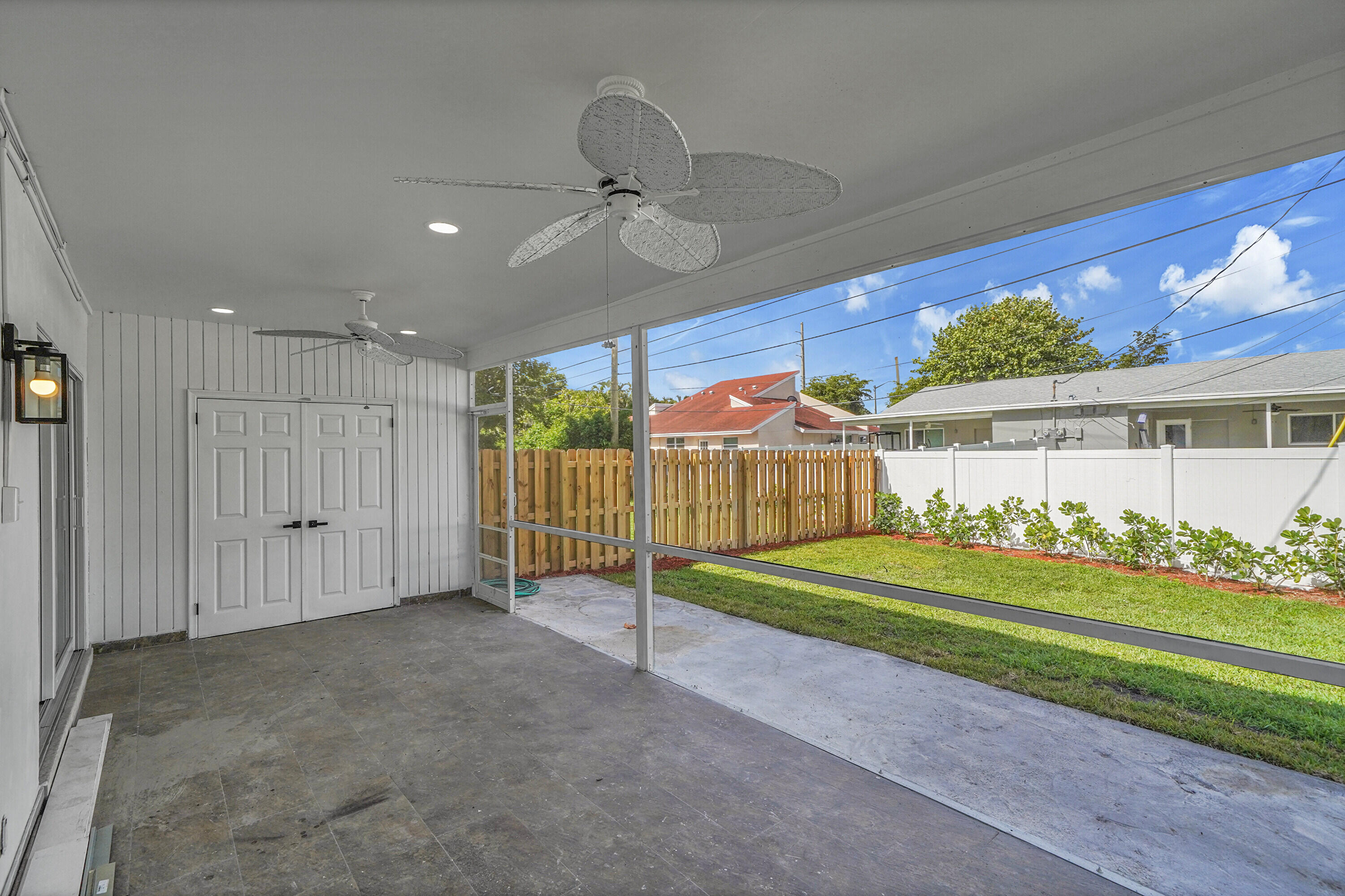 2821 Northeast 2nd Avenue, Unit 2823 Boca Raton, FL 33431 - Photo 15 of 38 a view of a backyard