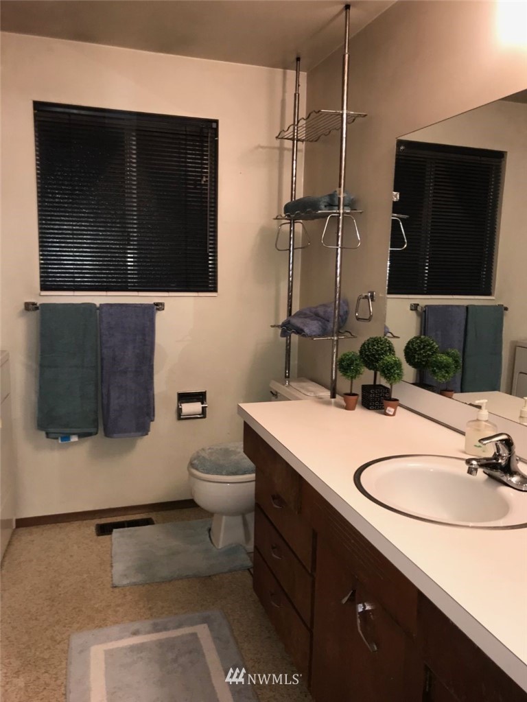 17637 110th Avenue Southeast Renton, WA 98055 - Photo 16 of 23 Gallery Image 16