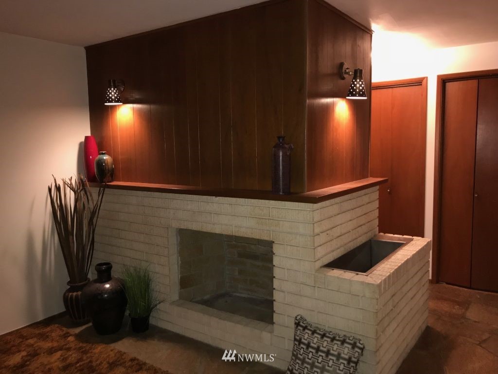 17637 110th Avenue Southeast Renton, WA 98055 - Photo 6 of 23 Gallery Image 6
