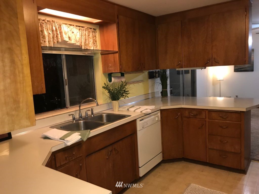 17637 110th Avenue Southeast Renton, WA 98055 - Photo 7 of 23 Gallery Image 7