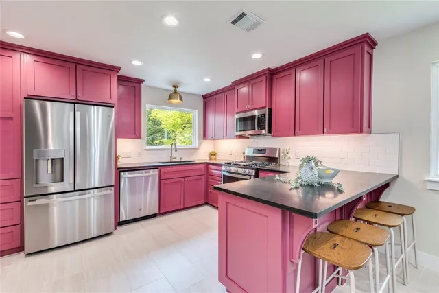 $2,400 | 9908 Willers Way, Austin, TX 78748