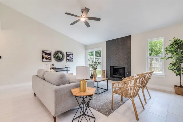 $2,400 | 9908 Willers Way, Austin, TX 78748