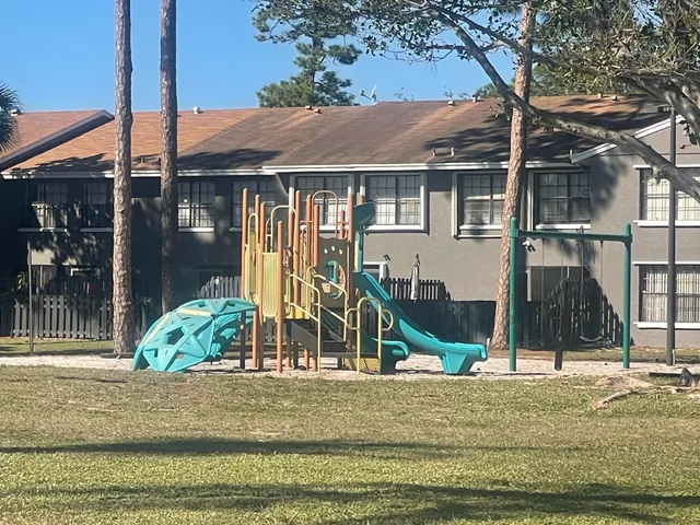 $325,500 | 5076 Society Place West, Unit B, West Palm Beach, FL 33415