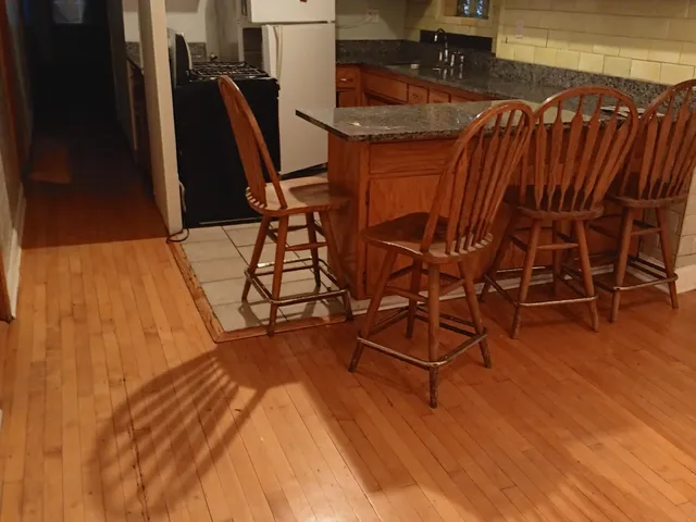 $1,800 | 4846 South Pulaski Road, Unit 2, Chicago, IL 60632