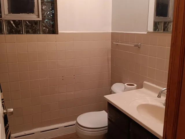 $1,800 | 4846 South Pulaski Road, Unit 2, Chicago, IL 60632