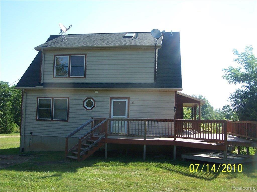 8455 Mabley Hill Road Fenton, MI 48430 - Photo 3 of 10 107_5630