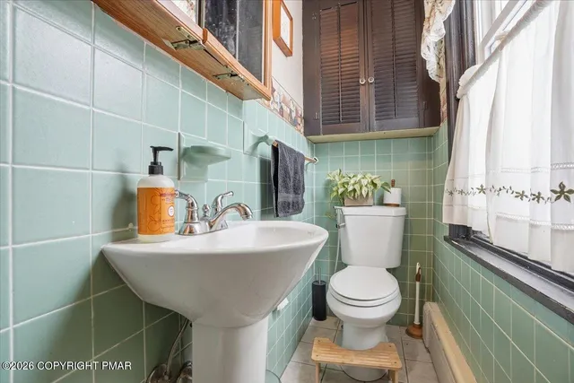 $349,900 | 405 East Landis Street, Coopersburg, PA 18036