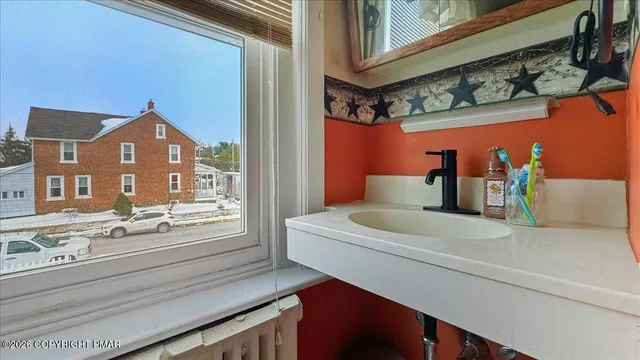 $349,900 | 405 East Landis Street, Coopersburg, PA 18036