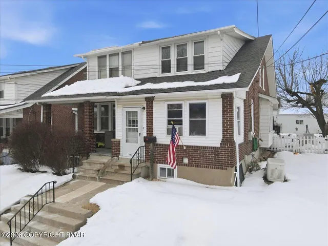 $349,900 | 405 East Landis Street, Coopersburg, PA 18036