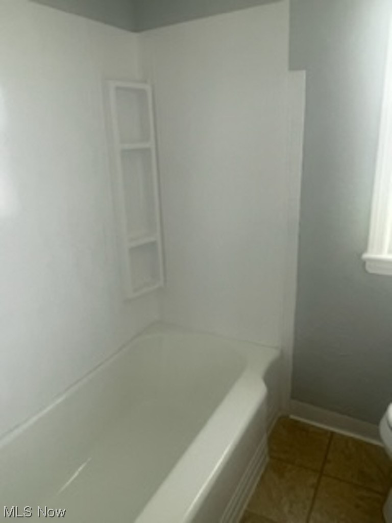 1346 East Miner Road Mayfield Heights, OH 44124 - Photo 11 of 25 bath tub in full bath