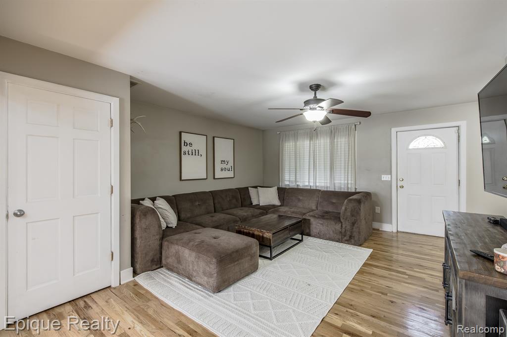 2999 Buckner Road Lake Orion, MI 48362 - Photo 12 of 52 Gallery Image 12