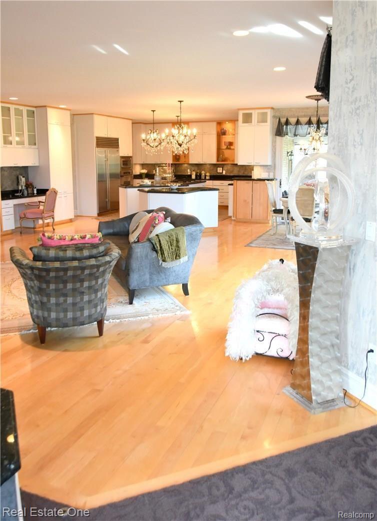 2024 Touraine Drive Rochester, MI 48306 - Photo 33 of 88 36.JPG