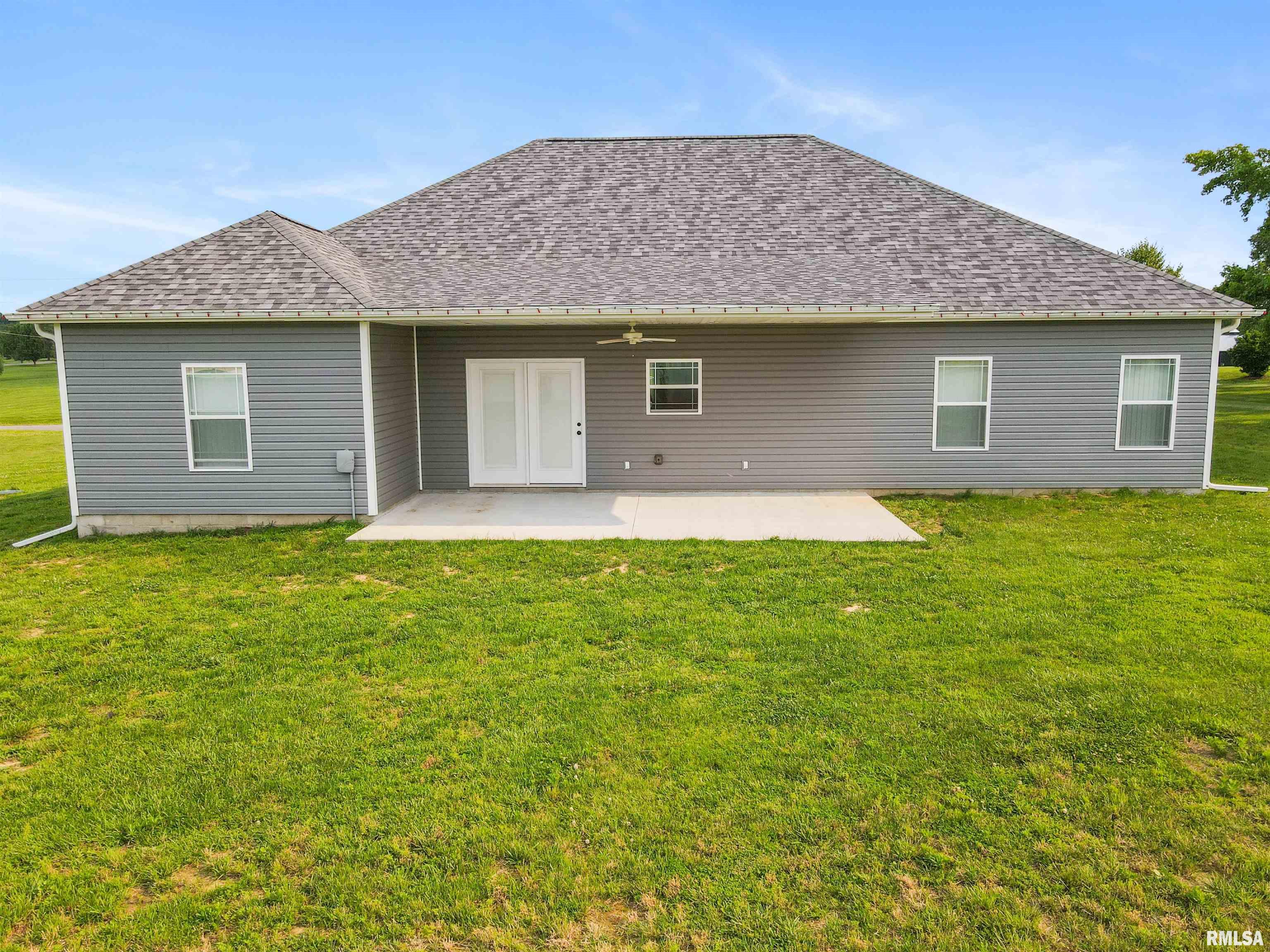 12900 Cochran Road Marion, IL 62959 - Photo 3 of 32 Gallery Image 3