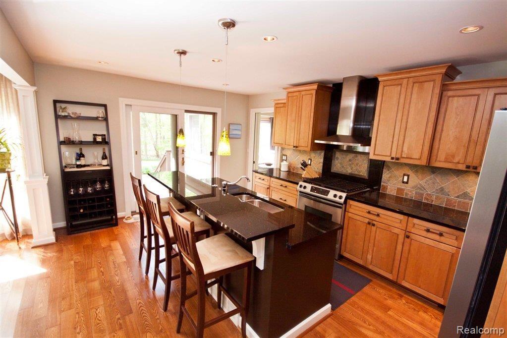 8925 Ridge Road Plymouth, MI 48170 - Photo 9 of 25 Kitchen View #1.jpg
