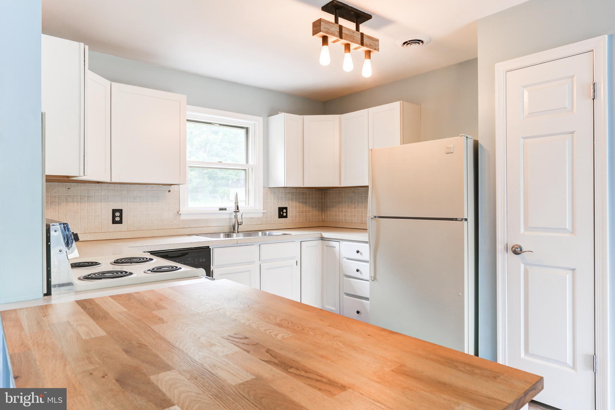 687 Pleasant View Road Lewisberry, PA 17339 - Photo 7 of 35 Gallery Image 7