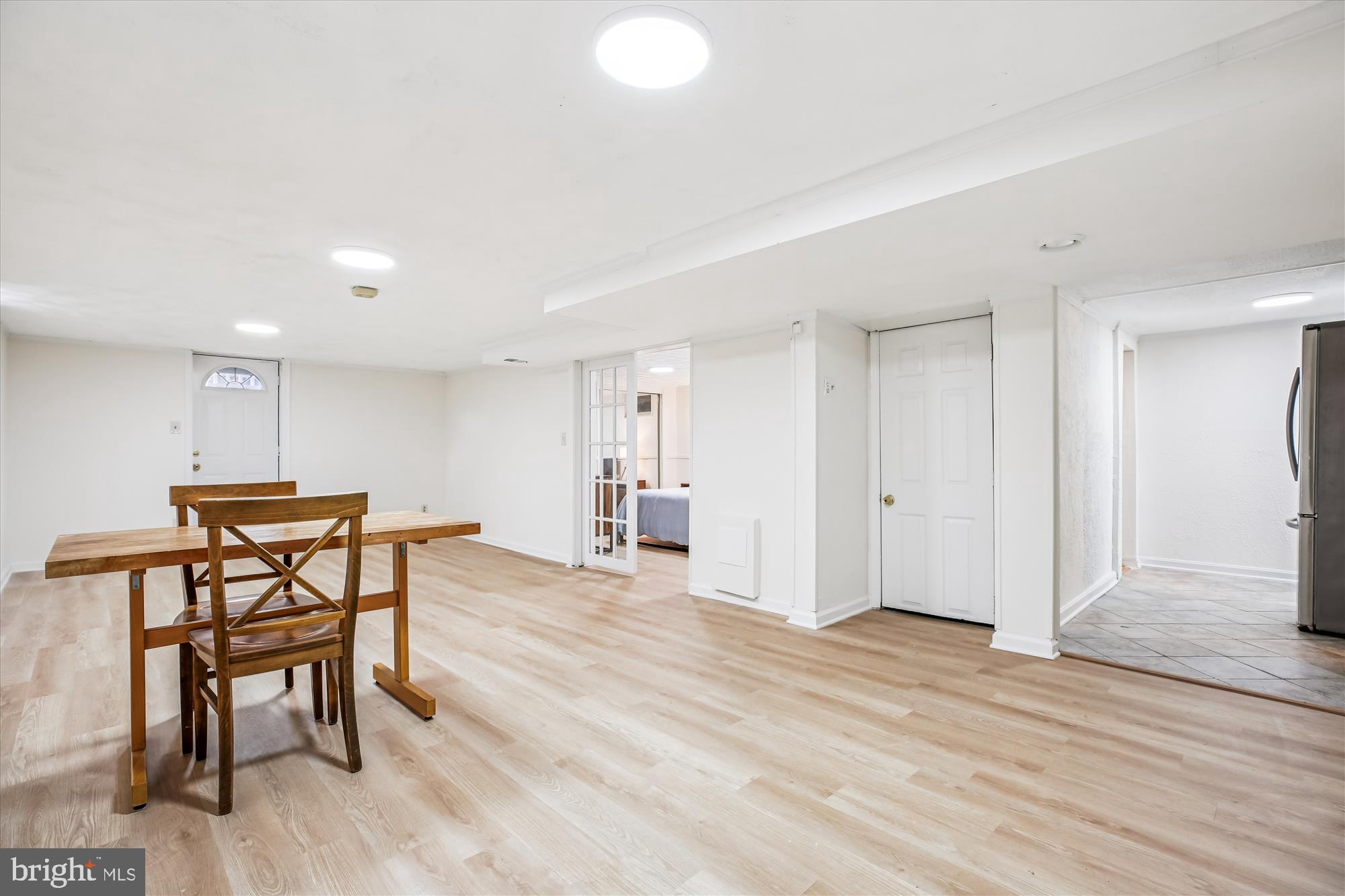 4805 Topping Road Rockville, MD 20852 - Photo 25 of 38 a view of a livingroom with furniture and wooden floor