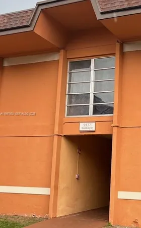 $1,850 | 9493 Southwest 76th Street, Unit L4, Miami, FL 33173