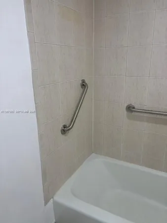 $1,850 | 9493 Southwest 76th Street, Unit L4, Miami, FL 33173