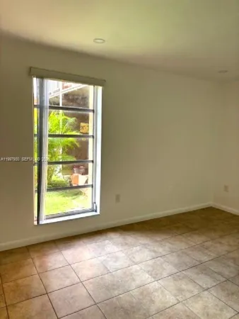 $1,850 | 9493 Southwest 76th Street, Unit L4, Miami, FL 33173