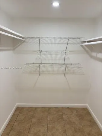 $1,850 | 9493 Southwest 76th Street, Unit L4, Miami, FL 33173