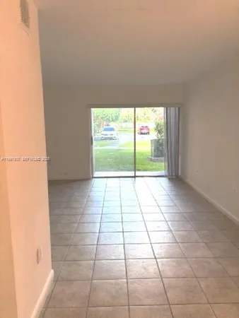 $1,850 | 9493 Southwest 76th Street, Unit L4, Miami, FL 33173