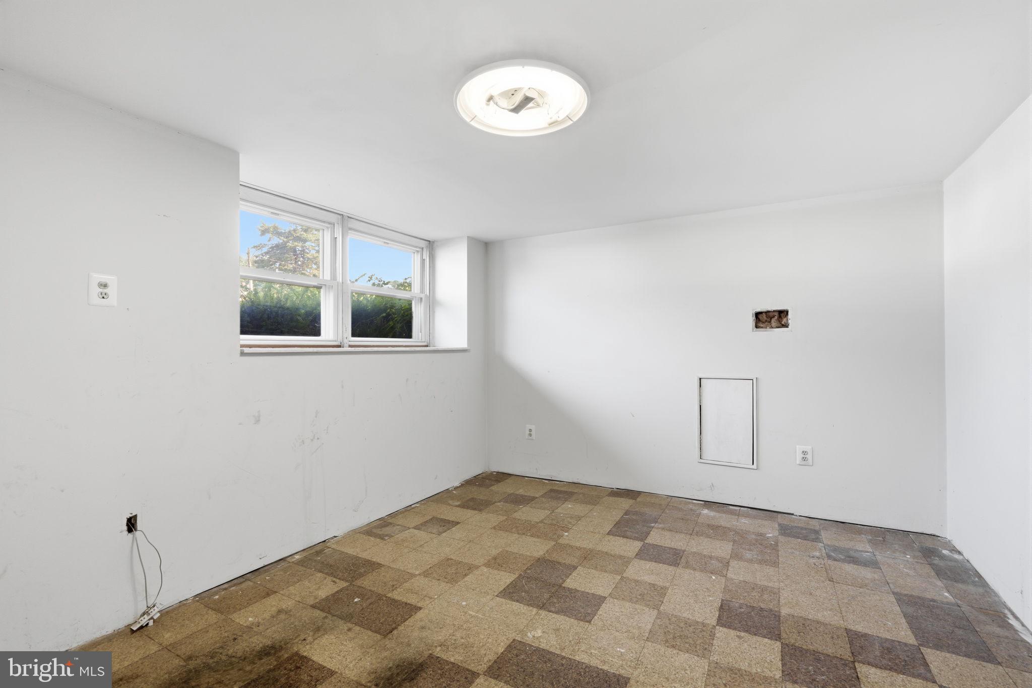 9219 Burbank Road Philadelphia, PA 19115 - Photo 22 of 29