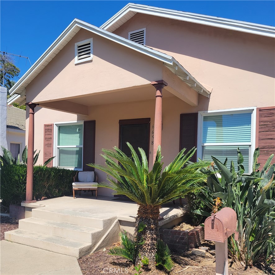 6658 Palm Avenue Riverside, CA 92506 - Photo 1 of 11
