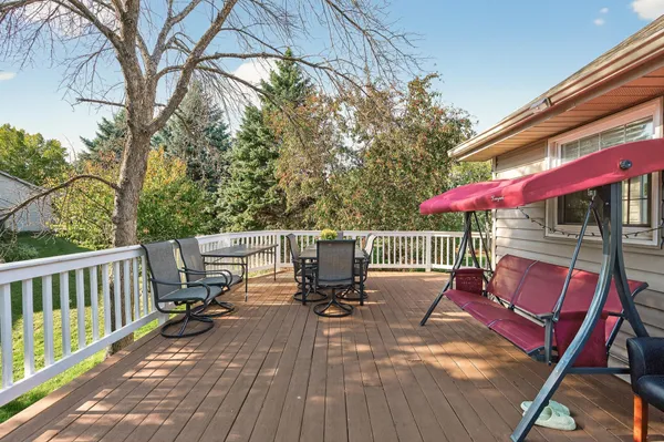 $500,000 | 2084 Parkview Lane, Woodbury, MN 55125