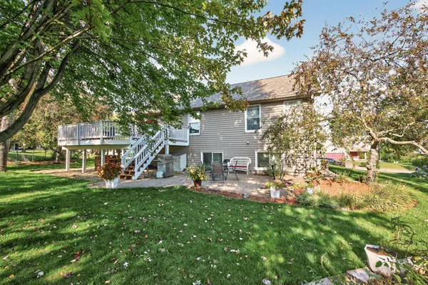 $500,000 | 2084 Parkview Lane, Woodbury, MN 55125