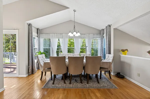 $500,000 | 2084 Parkview Lane, Woodbury, MN 55125