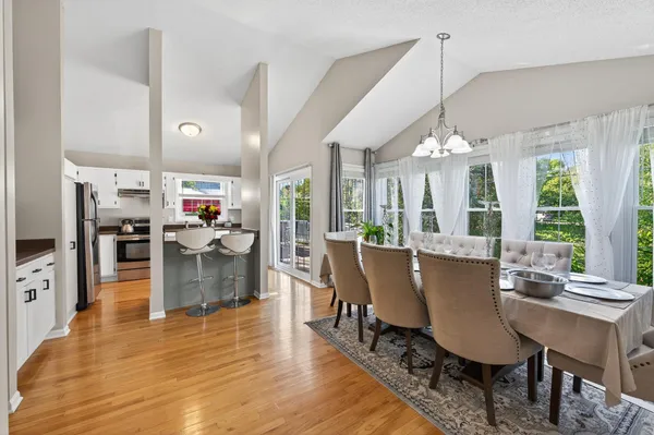 $500,000 | 2084 Parkview Lane, Woodbury, MN 55125