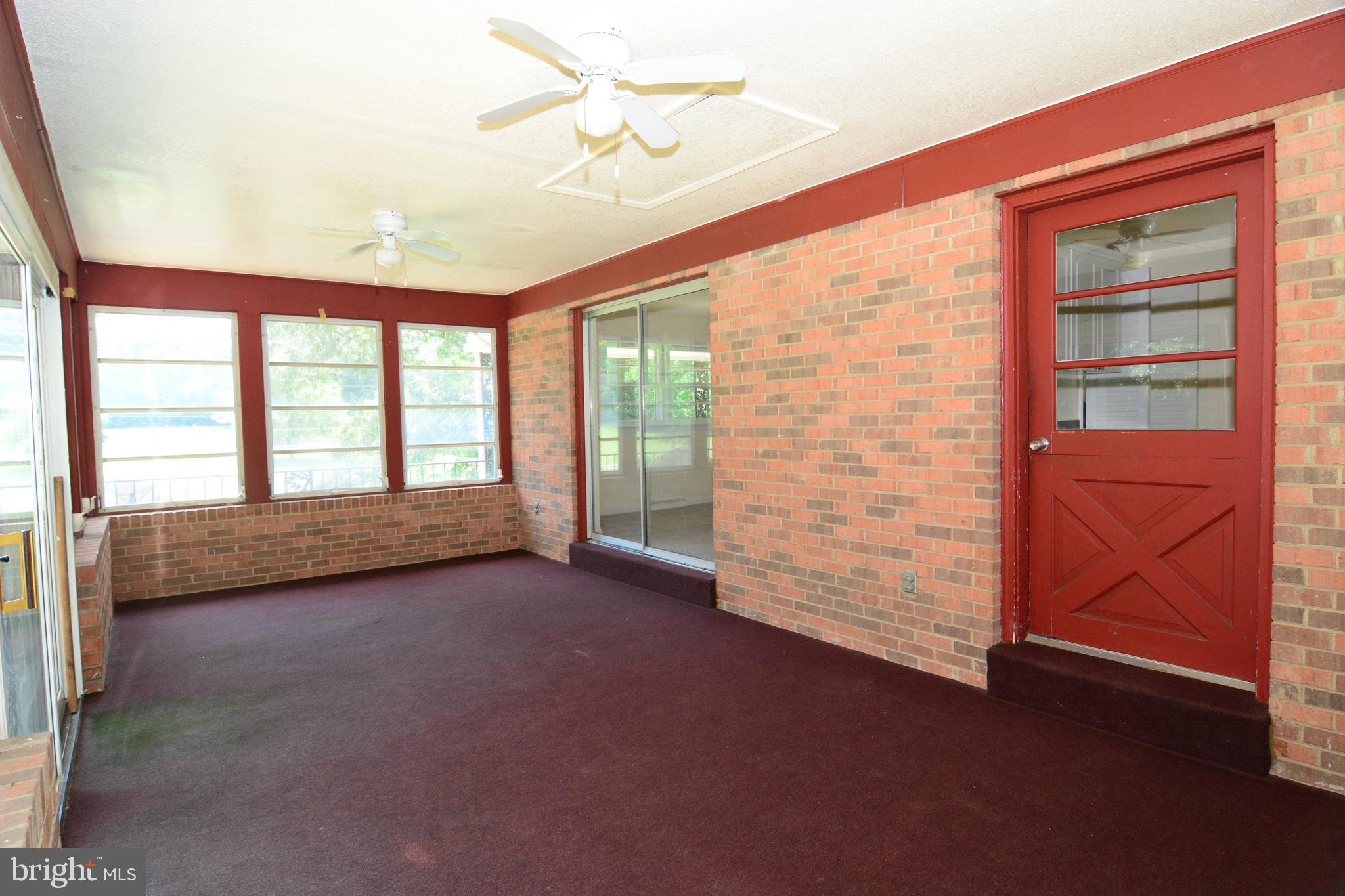 10212 East Hunter Valley Road Vienna, VA 22181 - Photo 36 of 40 Gallery Image 36