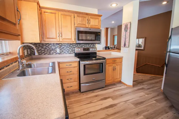 $350,000 | 409 19th Street Southeast, Willmar, MN 56201