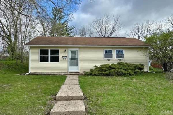 $189,900 | 1001 Lancaster Drive, South Bend, IN 46614